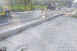 Talud Cacat ,Pringsewu - Lampung Tengah Belum Dibongkar Total, Warga Desak Audit BPK