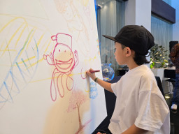 ARTOTEL Hayam Wuruk Surabaya Hadirkan “Fraktal”, Eksplorasi Bentuk dan Warna