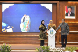Khofifah Luncurkan Program Beasiswa Pendidikan 2026, Wujudkan Jatim Cerdas dan Hebat