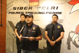 Polres Pelabuhan Tanjung Perak Amankan Pelaku Pemerasan Sopir Truk yang Viral di Medsos. 