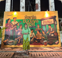 Senja di Tugu Pahlawan, Cara Ning Acha Mengenang Surabaya di Hari Jadi ke-733