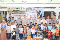 Hari Bhayangkara ke - 80 Polres Bondowoso Gelar Khitan Massal dan Cek Kesehatan Gratis