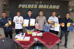 Polres Malang Bongkar Modus Penipuan Berkedok Program UMKM Dua Tersangka Diamankan