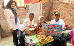 Penyaluran BLT-DD Pekon Waringinsari Timur Dilakukan Secara Door to Door kepada 14 KPM
