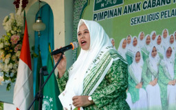 Wabup Pringsewu Hadiri Pengajian Triwulan PAC Fatayat NU Pagelaran di Masjid Al-Munawarah Way Ngison