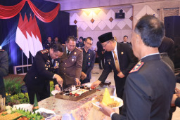Forkopimda Gresik Gelar Upacara dan Tasyakuran Hari Bhayangkara ke-80