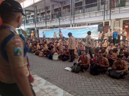 MPLS SMK Penerbangan Sidoarjo Beri Edukasi  " Deklarasi Anti Rokok Konvensional dan Elektrik di Lingkungan Sekolah "  ‎