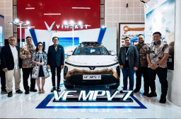 VinFast Tawarkan Mobilitas Listrik “Bebas Rasa Khawatir” di GIIAS Surabaya 2026