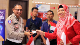 Satlantas Polres Gresik Hadiahkan "SIM Gratis" untuk 17 Warga yang Lahir 17 Agustus ‎