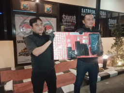Polres Pelabuhan Tanjung Perak Kembali Membongkar Jaringan Peredaran Narkoba Di Jalan Benteng Kecamatan Semampir
