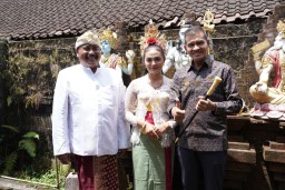 Simakrama Pangdam Zamroni di Puri Blahbatuh Bali