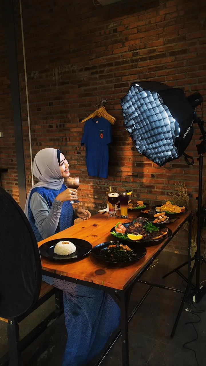 Berawal Hobi Traveling Mommy Deve Sukses Menjadi Influencer Profesional