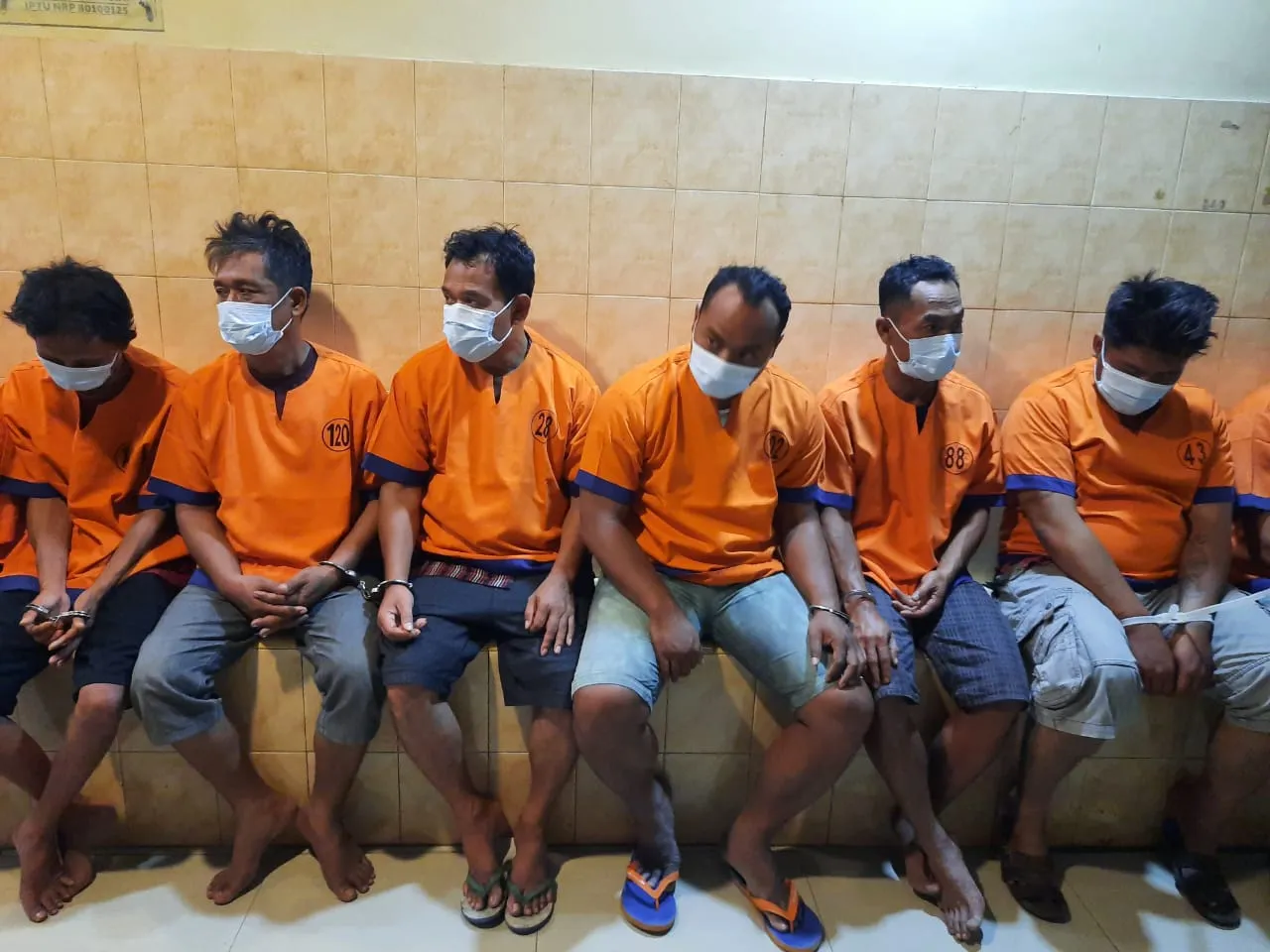 Polresta Banyuwangi Tangkap 6 Polisi Gadungan Pemeras Warga