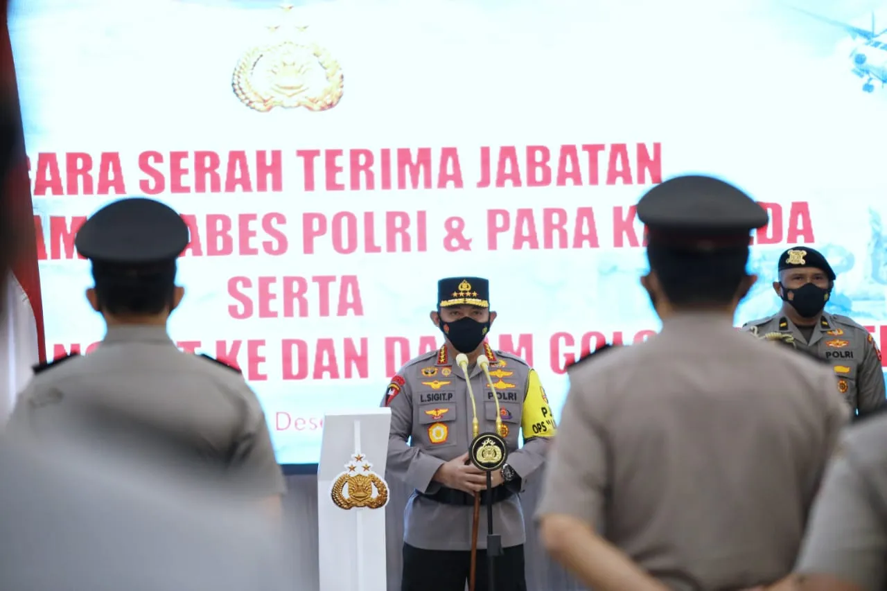 Layani dan lindungi, serta perhatikan rasa keadilan masyarakat