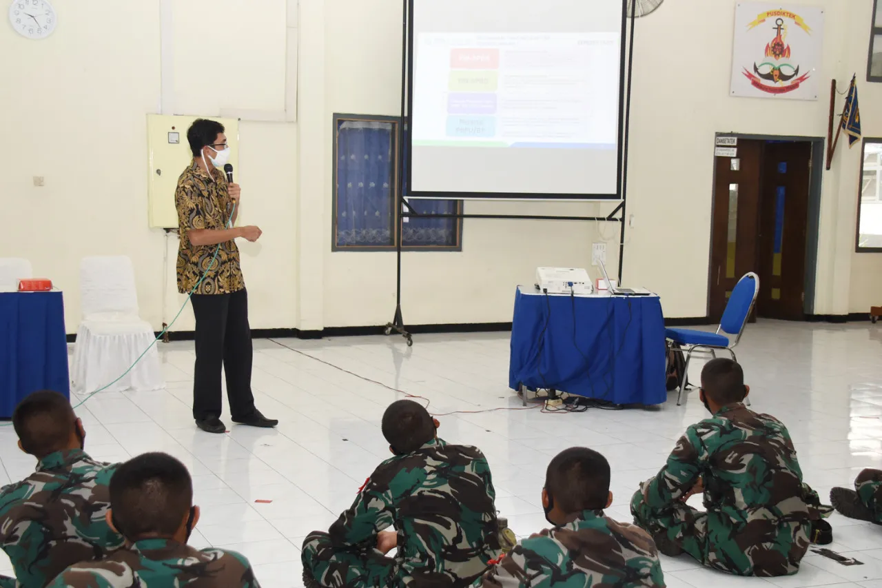 Kodiklatal Sosialisasikan Program JKN - KIS kepada siswa Dikmata TNI AL