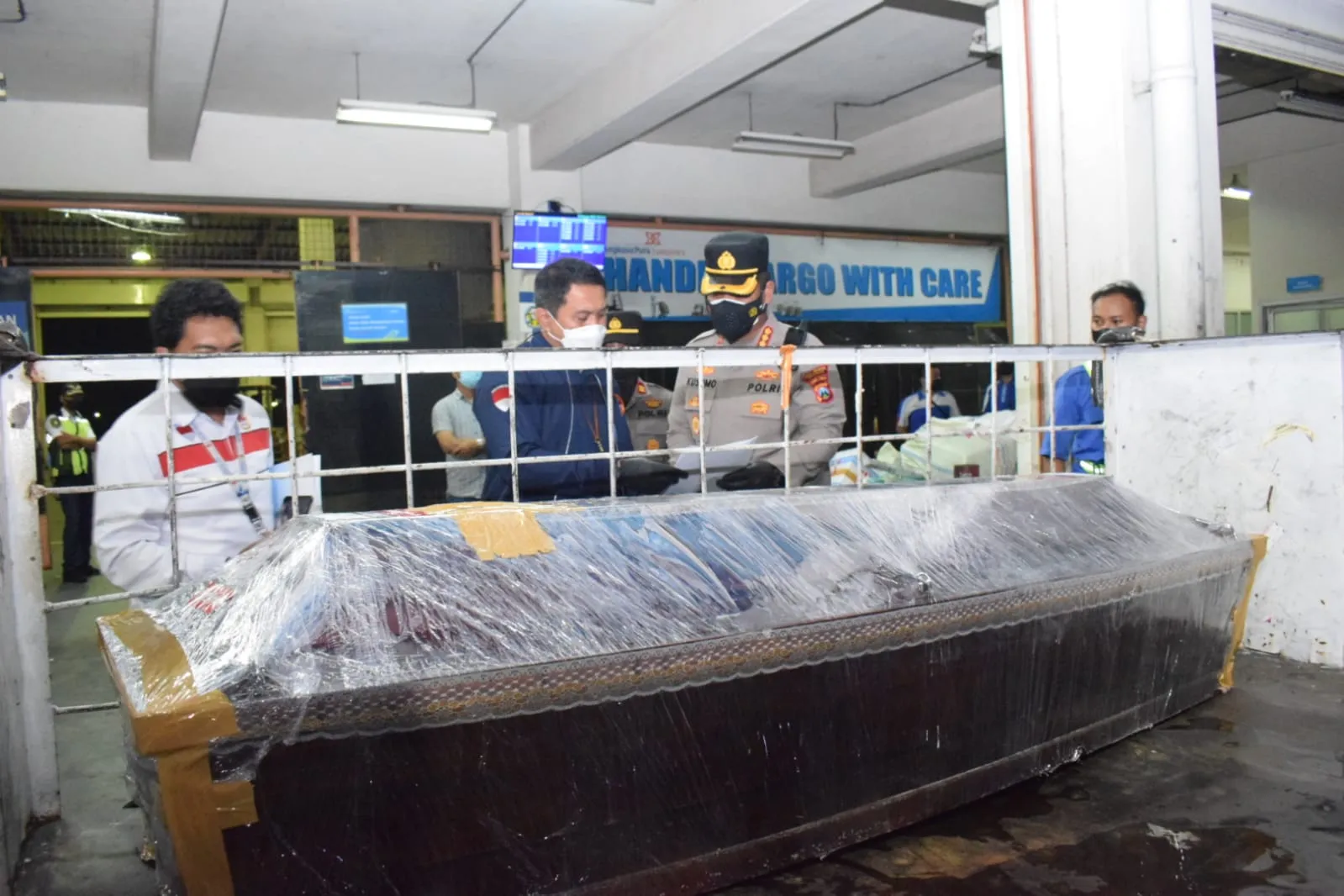 Dua Jenazah PMI Tenggelam di Selat Morong Dipulangkan ke Jember