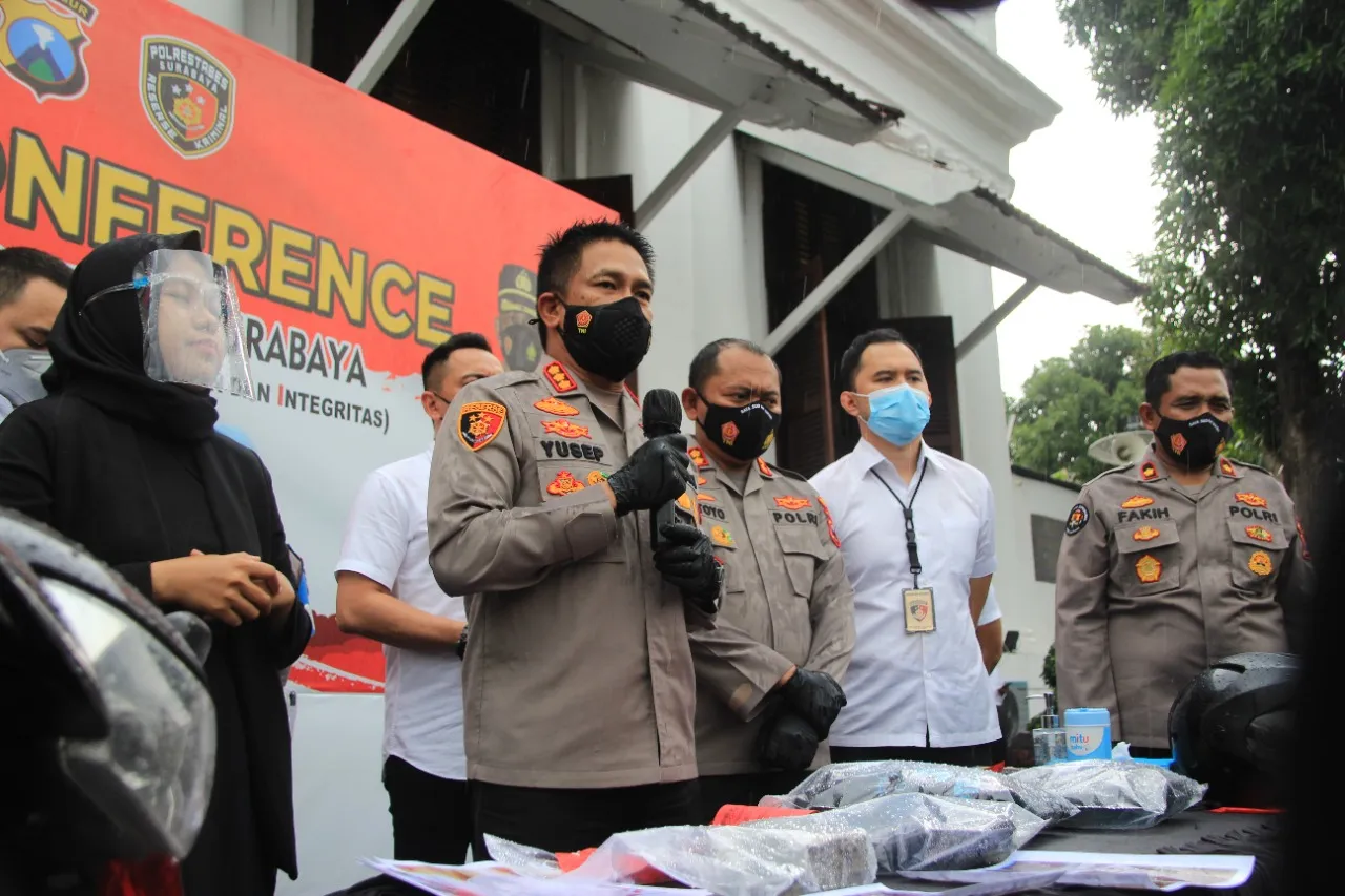 Polrestabes Surabaya Akhirnya Berhasil Ungkap Kasus Pembunuhan Pemilik Toko Kelontong di Surabaya Pemicunya Dendam