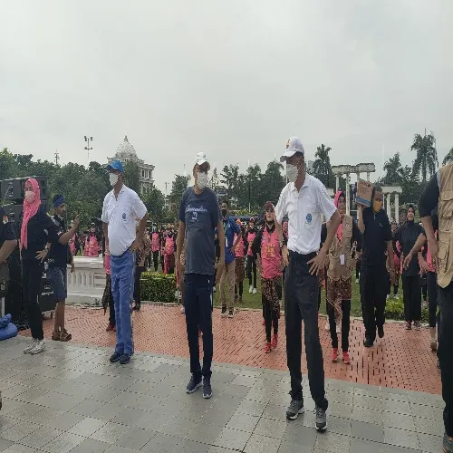 Menjelang HUT BNN RI yang ke 20, BNNK Surabaya menggelar senam sehat dan deklarasi Anti Narkoba