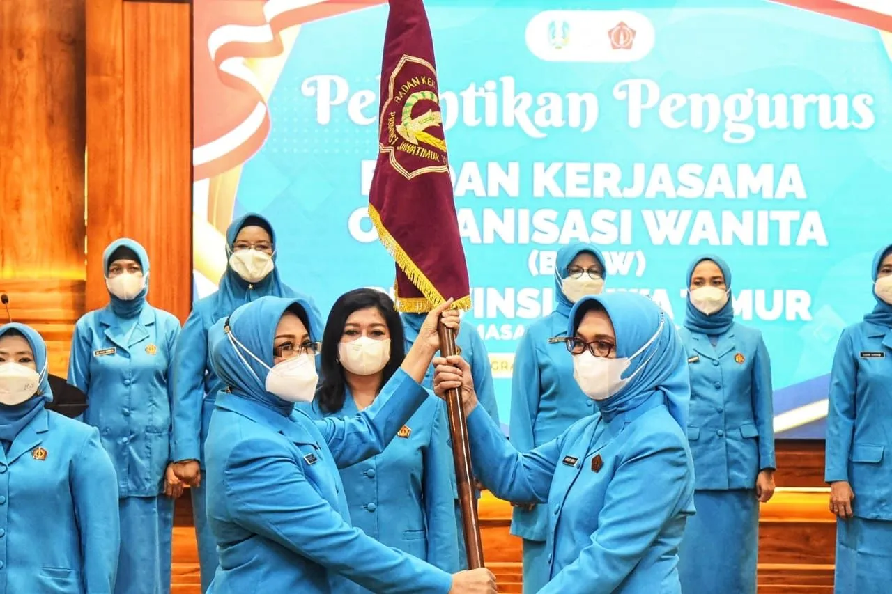Khofifah Puji Fatma, Lantik Pengurus Baru BKOW Provinsi Jawa Timur