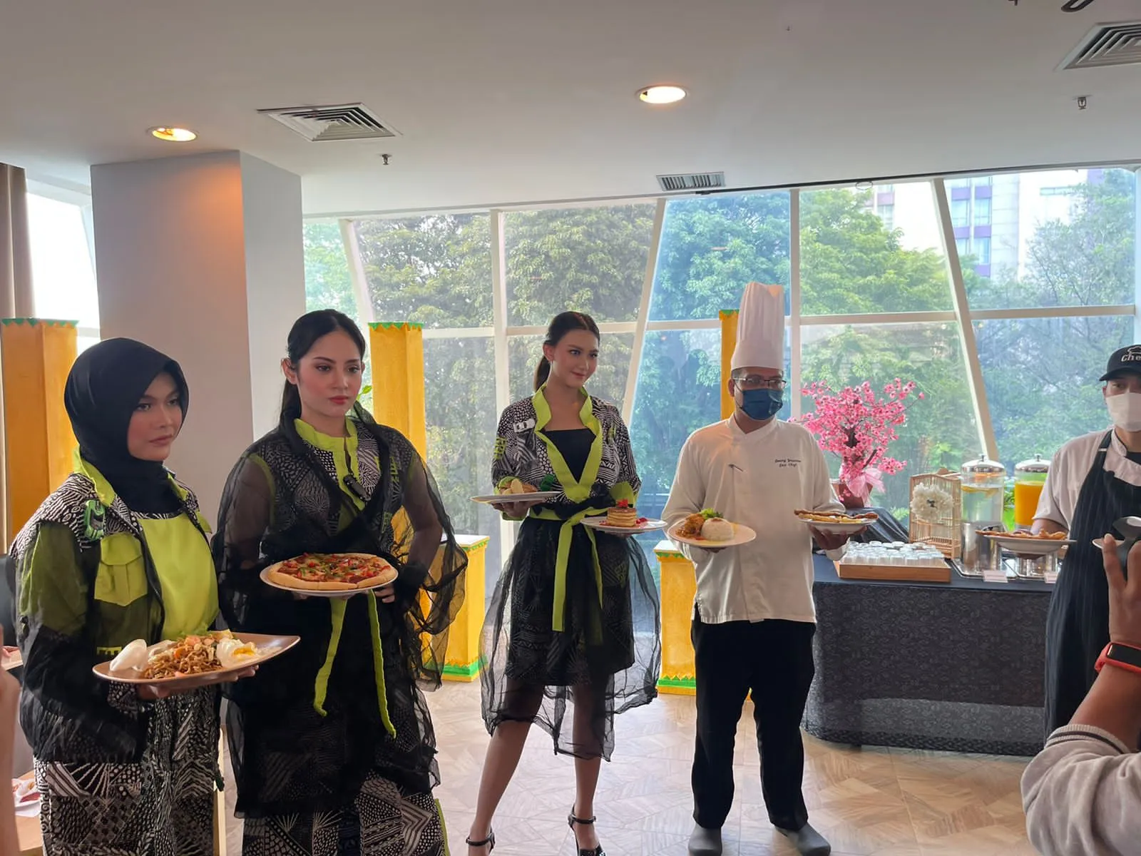 Jelang Ramadhan di tahun 2022 Quest Hotel Darmo Surabaya Gelar “Food and Fashion Parade