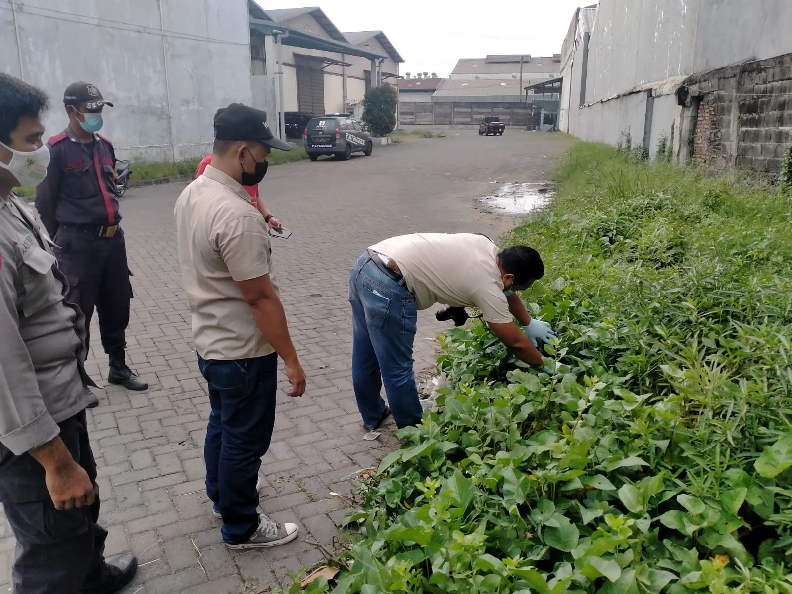 Mayat Bayi Perempuan Baru Umur Dua Minggu Ditemukan Di Pergudangan Surimulya Surabaya