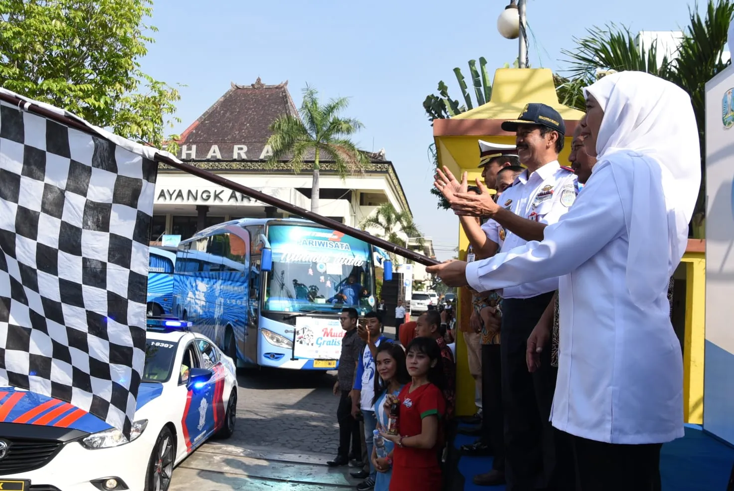 Gubernur Khofifah Fasilitasi Warga Jatim Mudik Bareng,Daftar Mulai Besok, Kamis (21/4)