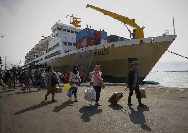 10 HARI JELANG LEBARAN PELINDO REGIONAL 3 CATAT KENAIKAN ARUS PENUMPANG 102 %