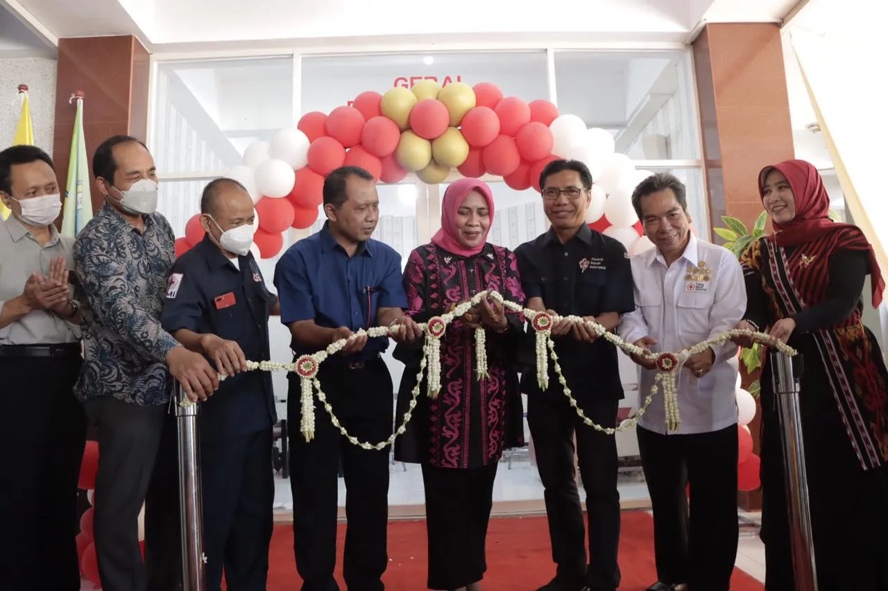 Perluas Layanan bagi Pendonor, Fikes Unitomo bersama UTD PMI Kota Surabaya Buka Gerai Donor Darah
