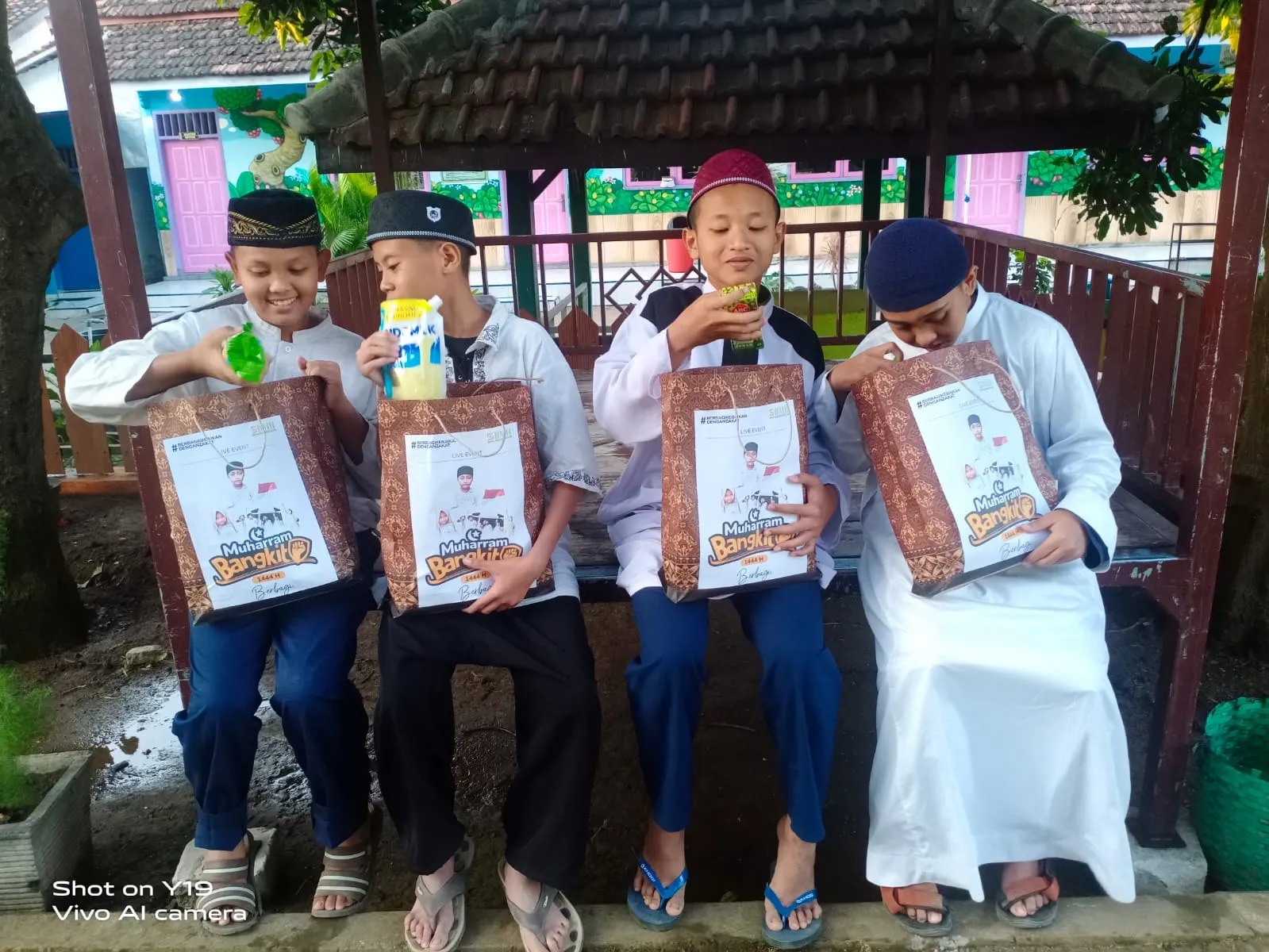 LAZNAS BMH BERBAGI MUHARRAM DENGAN 655 ANAK YATIM SERENTAK 21 KOTA DI JATIM