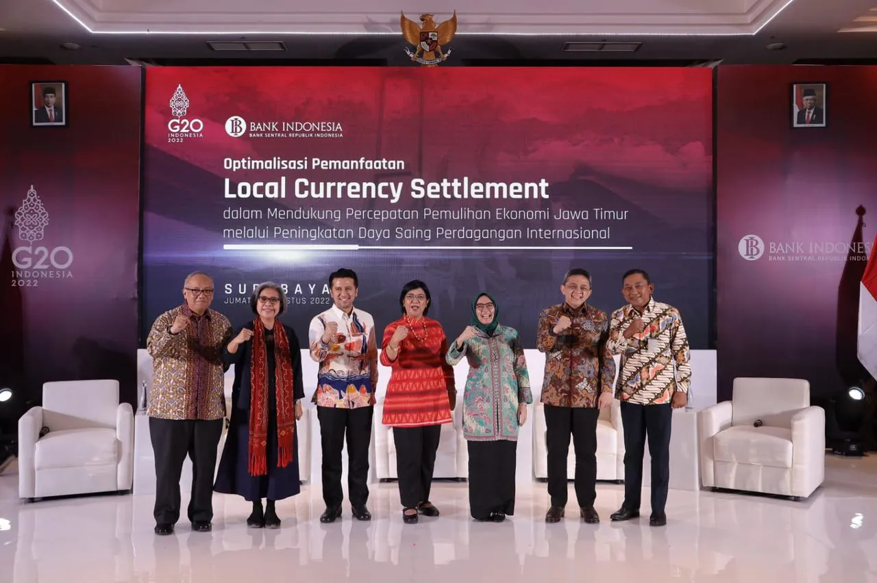 DEPUTI GUBERNUR SENIOR BANK INDONESIA EDUKASI PEMANFAATAN LOCAL CURRENCY SETTLEMENT DI JATIM