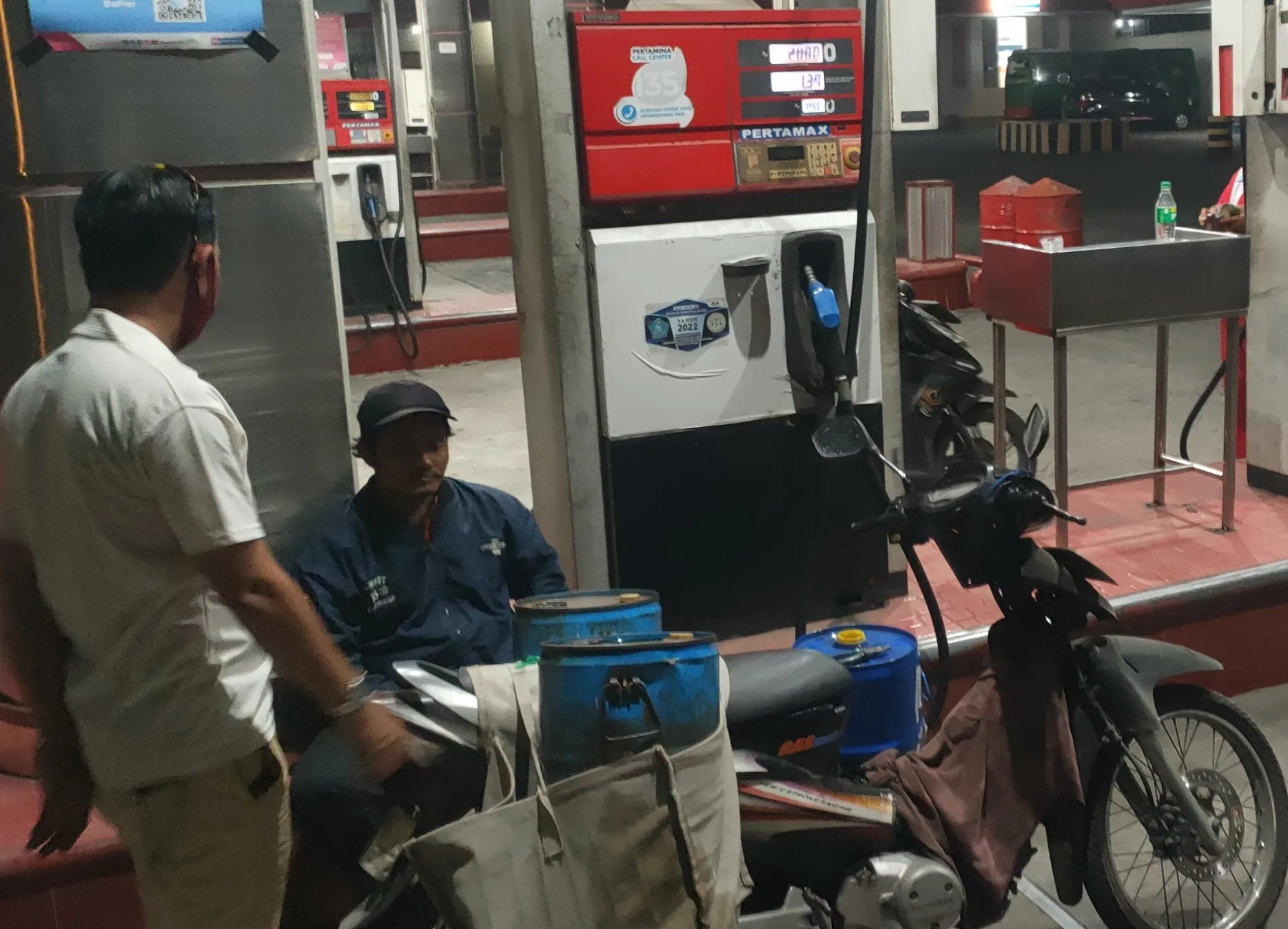 Lagi Lagi Isi BBM Subsidi Dengan Drum Masih Marak Di Wilayah Sidoarjo
