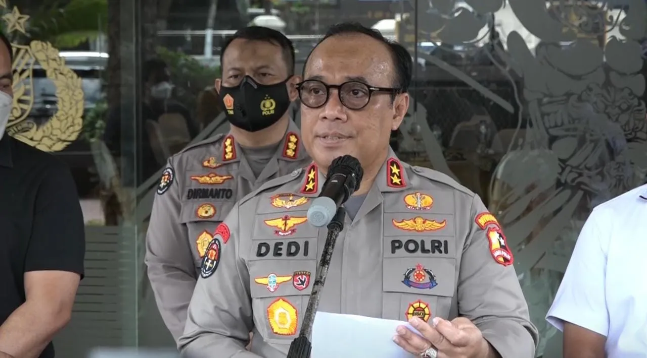 Kapolri telah menonaktifkan sekaligus mengganti Kapolres Malang