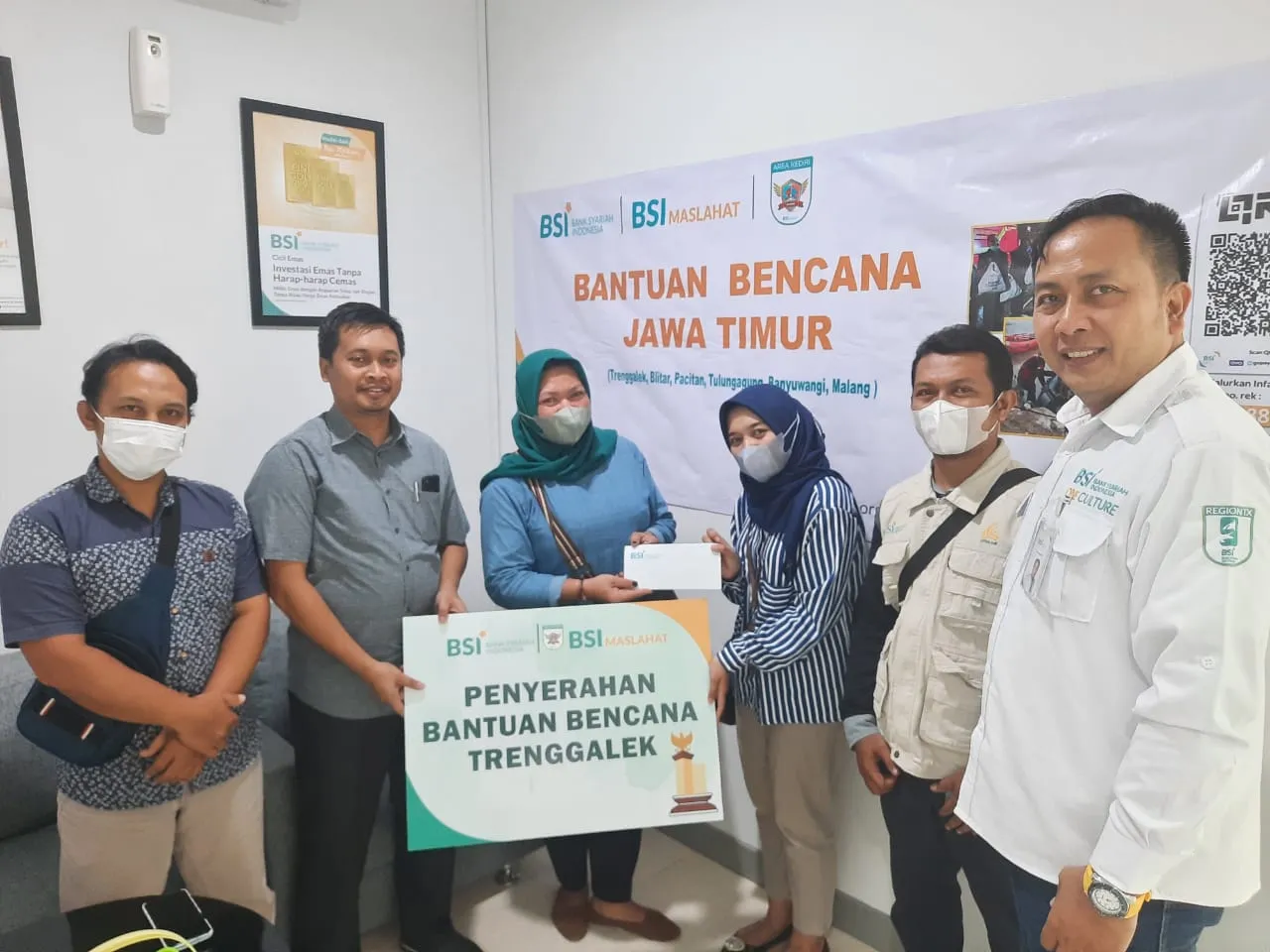 BSI Maslahat Serahkan Bantuan ke Korban Banjir Trenggalek dan Tulungagung Jawa Timur