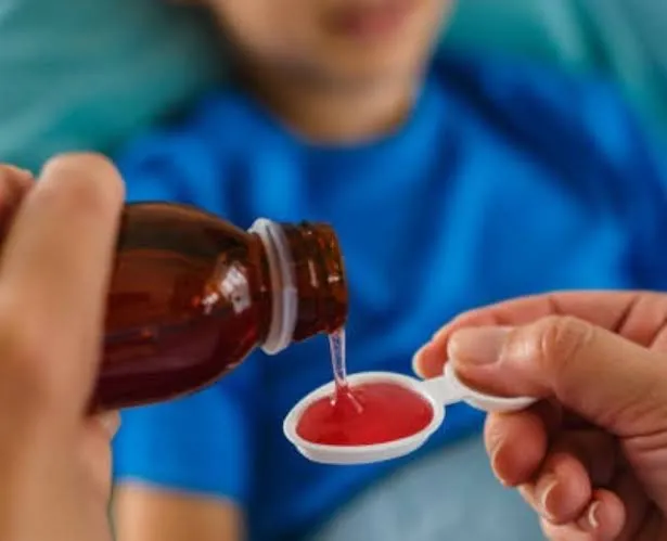 Kemenkes Mengimbau Masyarakat agar dalam pengobatan anak untuk sementara waktu tidak mengonsumsi obat dalam bentuk cair/sirup