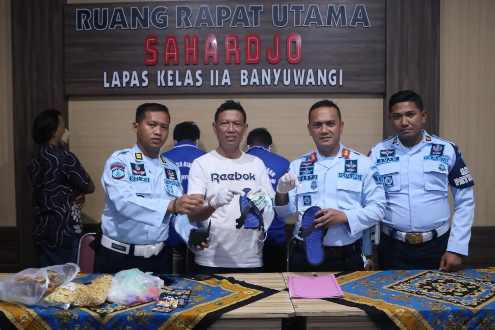 Ojol Antar Sandal Jepit Isi Sabu, Gagal Masuk Lapas Banyuwangi