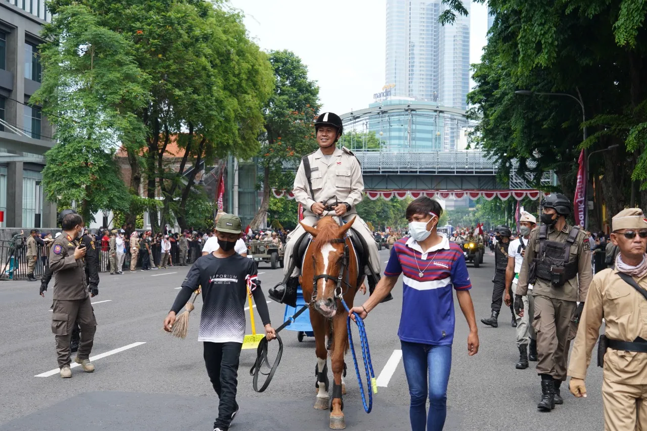 Dandim Surabaya Utara Hadiri Parade Surabaya Juang 2022