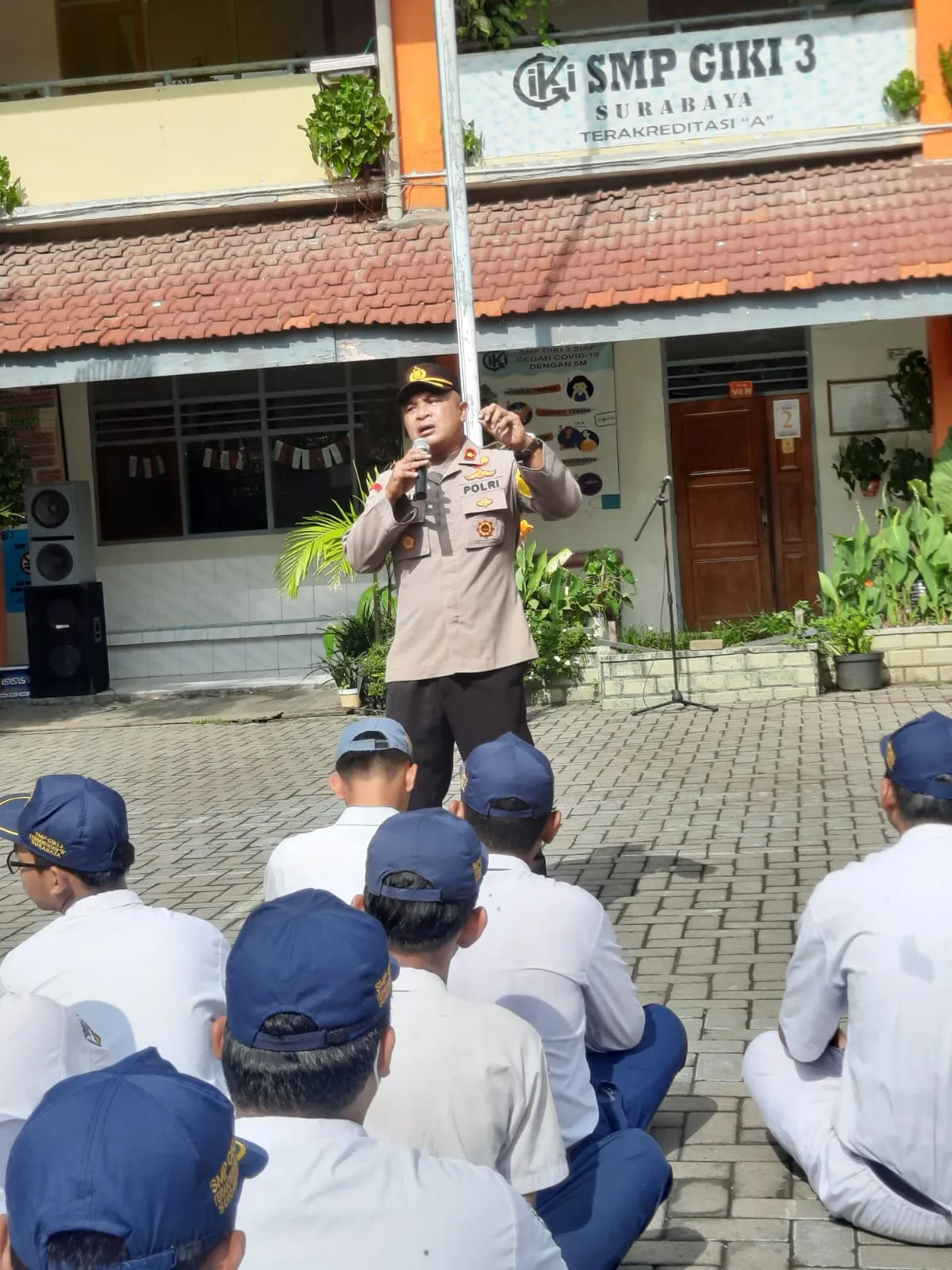 Kapolsek Sukolilo Hadiri Upacara Di GIKI 3 Surabaya