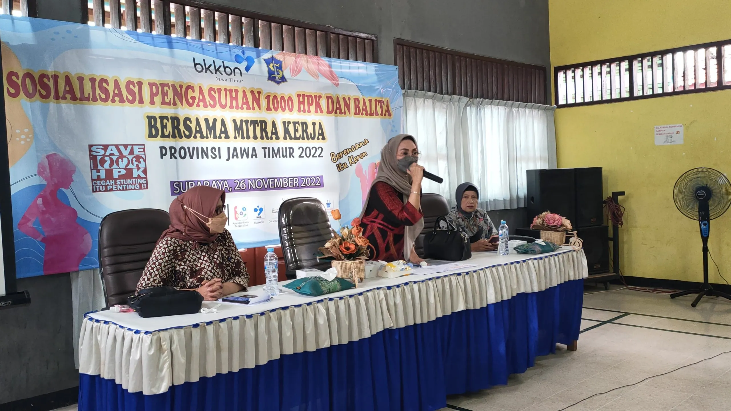 Lucy Kurniasari Komisi IX Gelar Sosialisasi Hari Pertama Kehidupan Bersama Mitra Kerja BKKBN Jatim