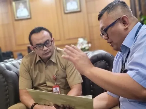 KANWIL IV KPPU GANDENG NAHKODA BARU DISPERINDAG JATIM KAWAL STABILISASI HARGA DAN IKLIM BERUSAHA YANG SEHAT