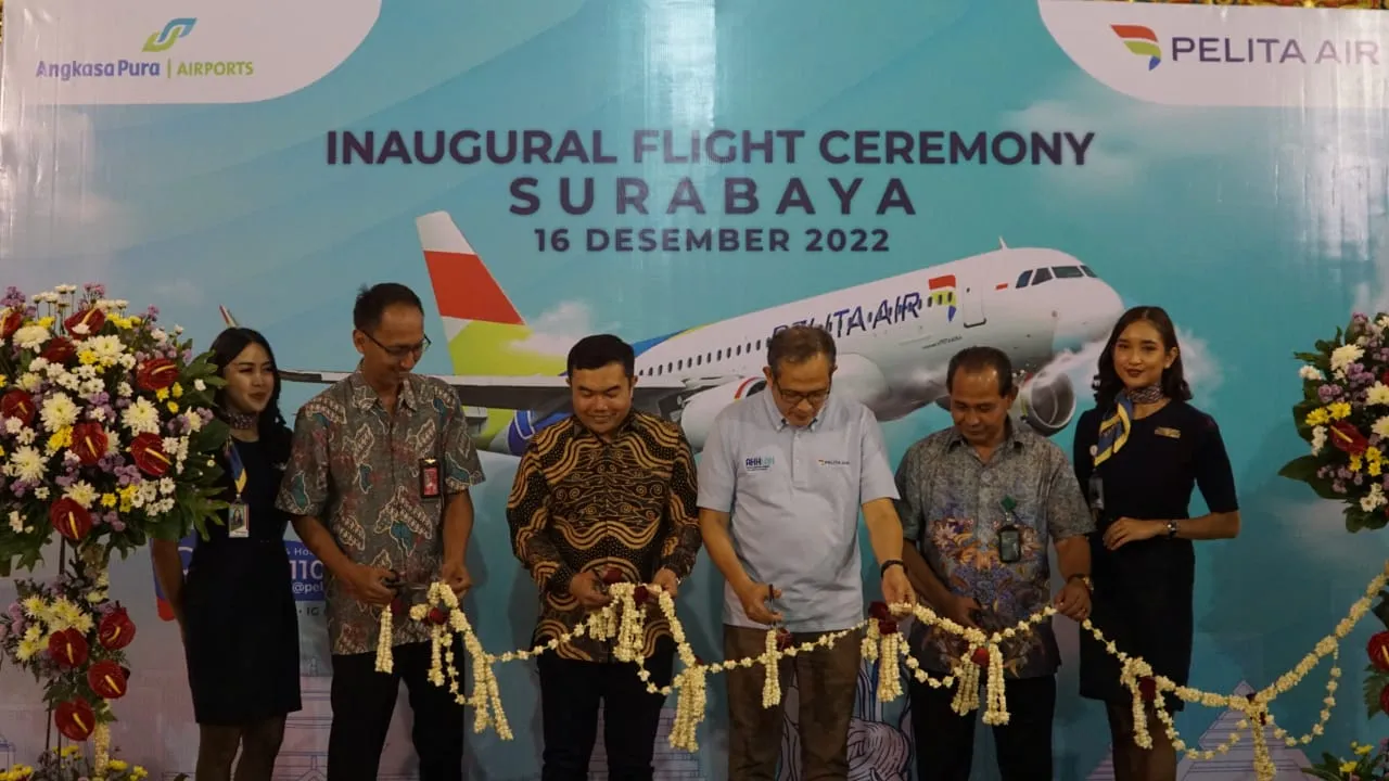 PELITA AIR MENGUDARA PERDANA DARI BANDARA JUANDA