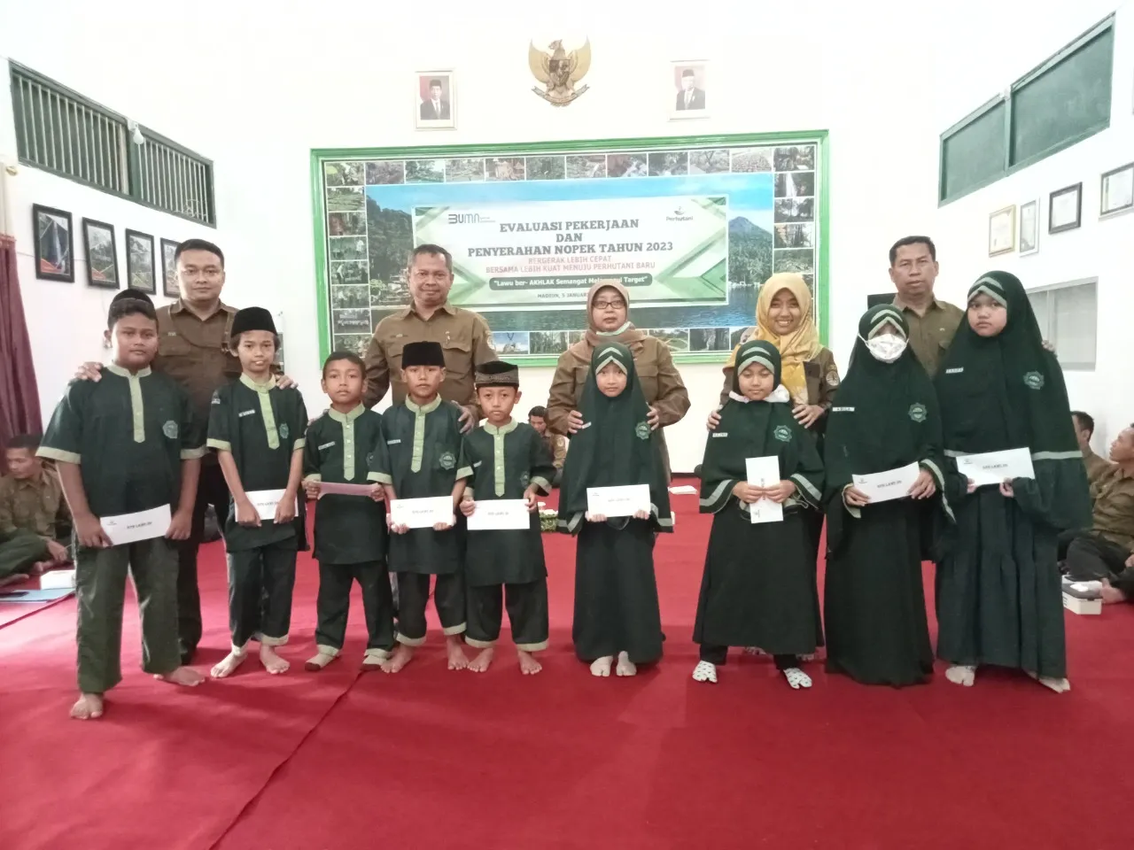 Awal Kerja 2023, Perhutani KPH Lawu Ds Pembinaan Karyawan dan Santuni Anak Yatim