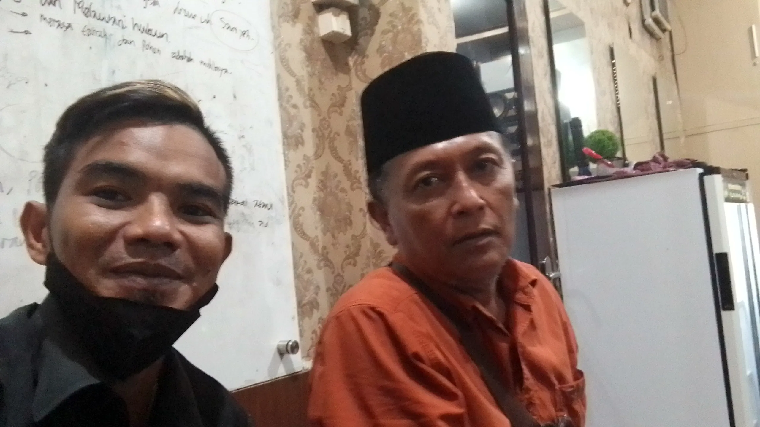Sering Kepala Desa Karang Panasan Blega dengan Anggota Media Zonaperistiwa.com 