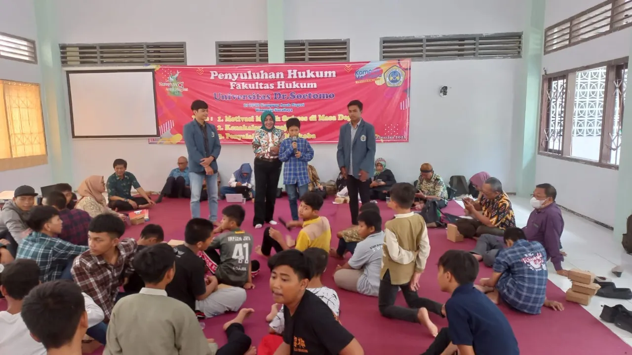 Kurangi Tingkat Pergaulan Bebas, FH Unitomo Gelar Penyuluhan Hukum