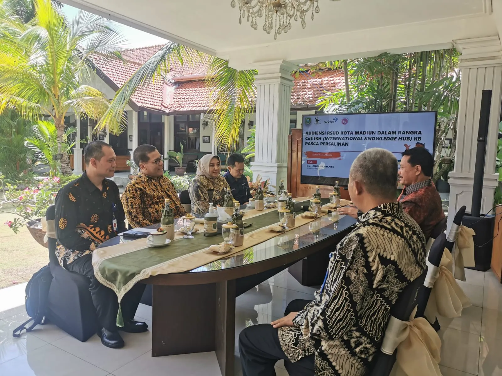 SIAPKAN KUNJUNGAN KENEGARAAN UNTUK MEMPELAJARI KBPP, DEPUTI BIDANG LALITBANG BKKBN TEMUI WALIKOTA MADIUN