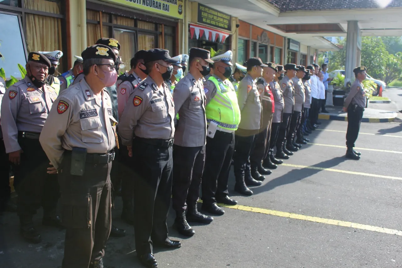 Apel Jampim, Kapolres Bandara Ingatkan Anggotanya “Tingkatkan Kinerja dan Laksanakan Tugas dengan Tulus Iklas