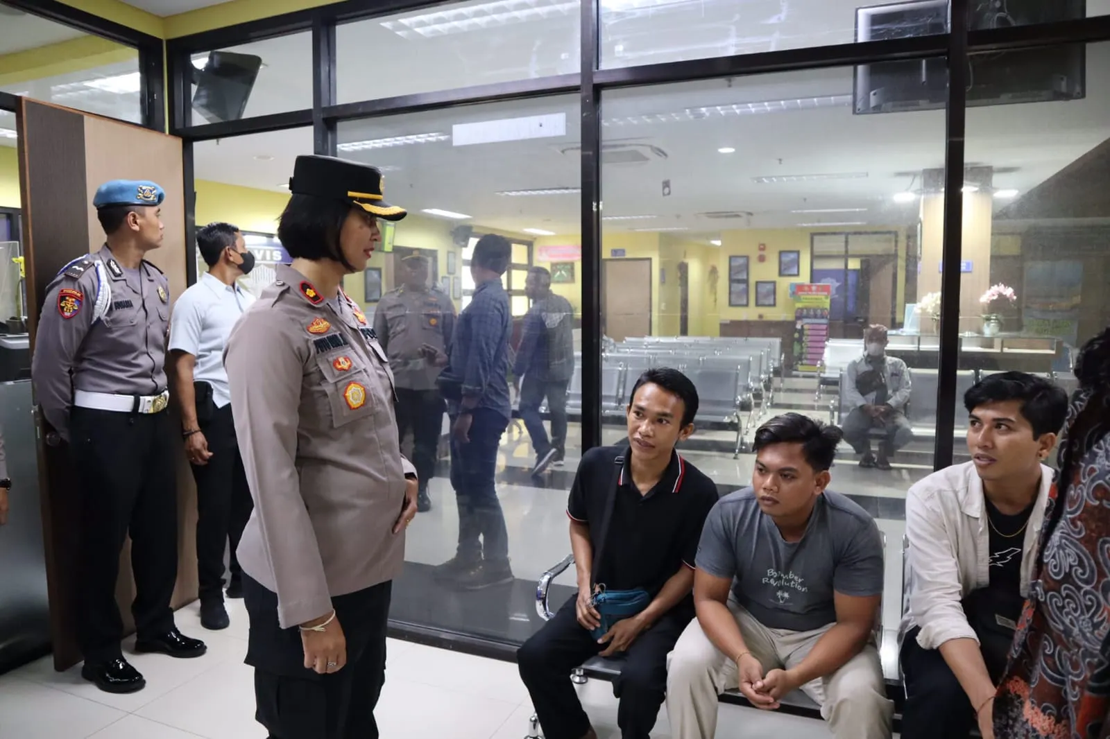 Wakapolres Badung Putu Diah Kurniawandari Sidak di Ruang Pelayanan Publik