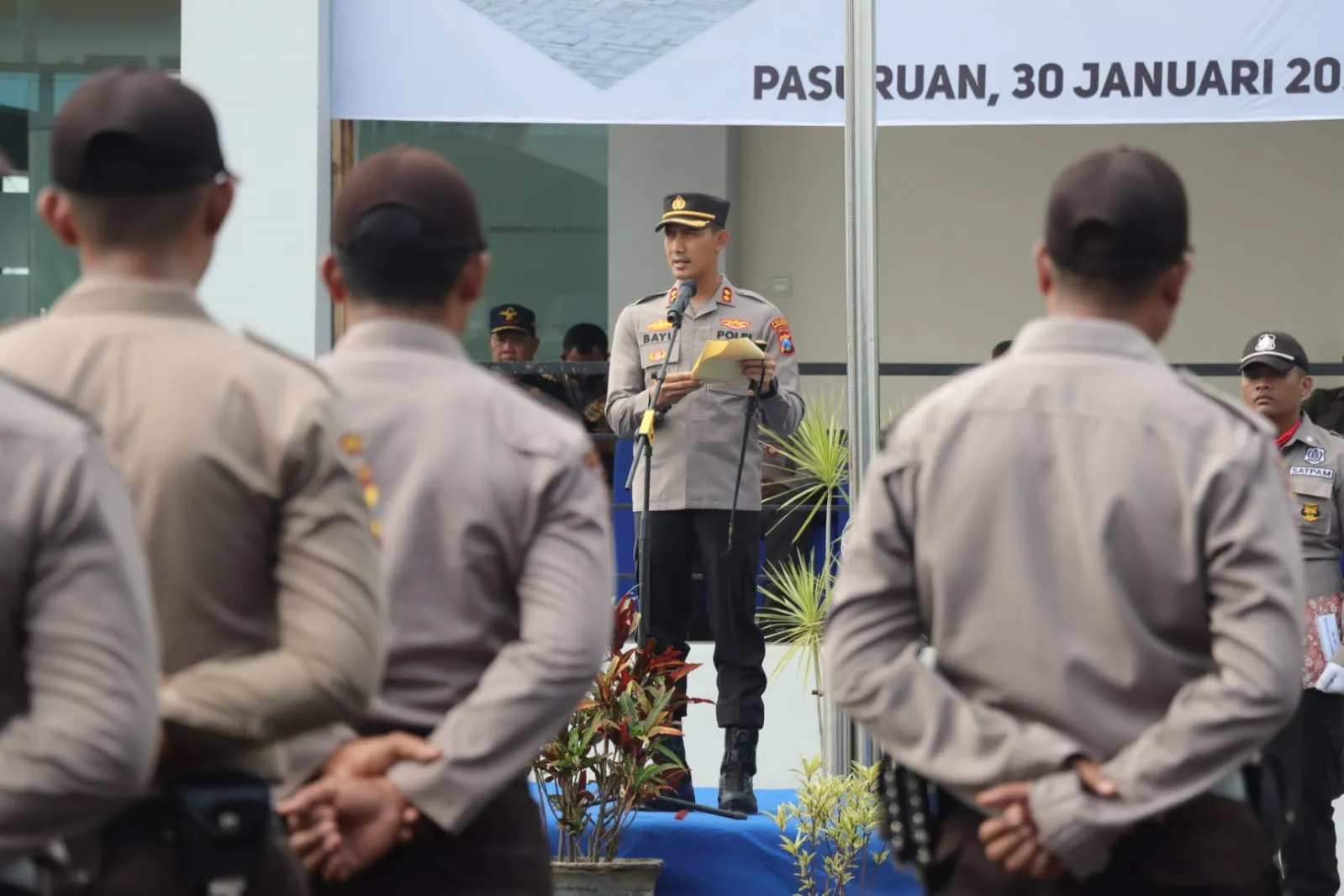 Kapolres Pasuruan Pimpin Upacara HUT Satpam ke-42 Tahun 2023 di Kabupaten Pasuruan