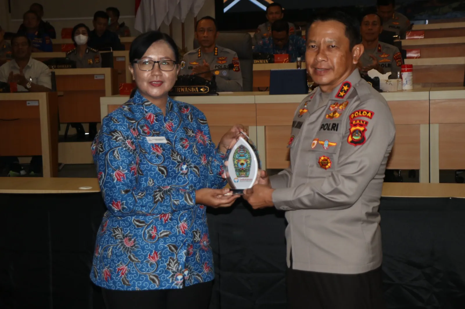 Polres Jajaran Polda Bali terima Pengahargaan dari Ombudsman RI