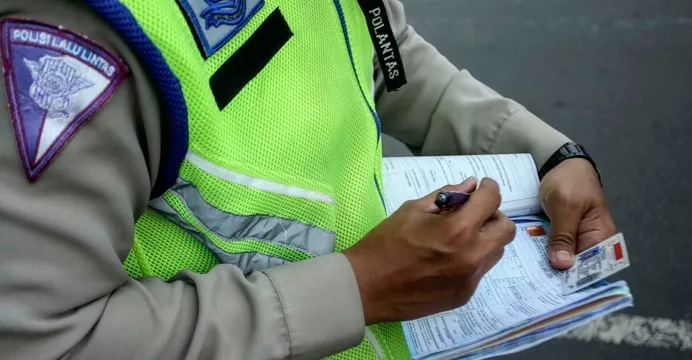 Mulai Februari 2023 Satlantas Polrestabes Surabaya Bakal Terapkan Tilang Manual