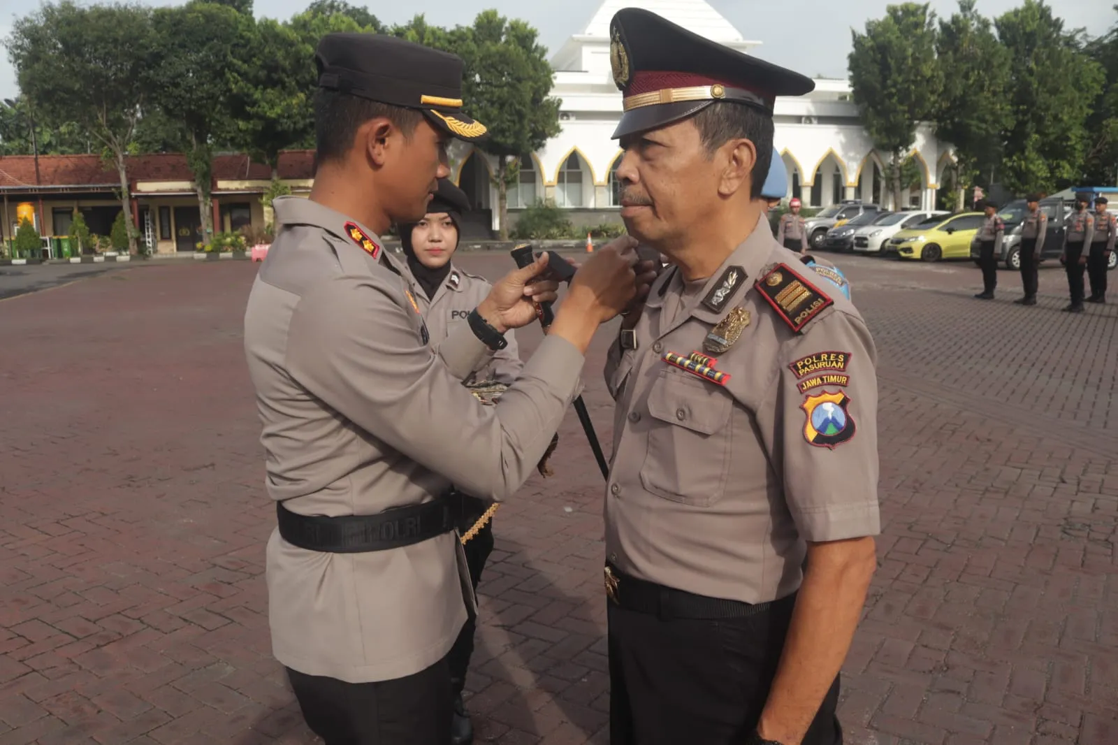 Kapolres Pasuruan Pimpin Upacara Kenaikan Pangkat Pengabdian Anggota Polres Pasuruan